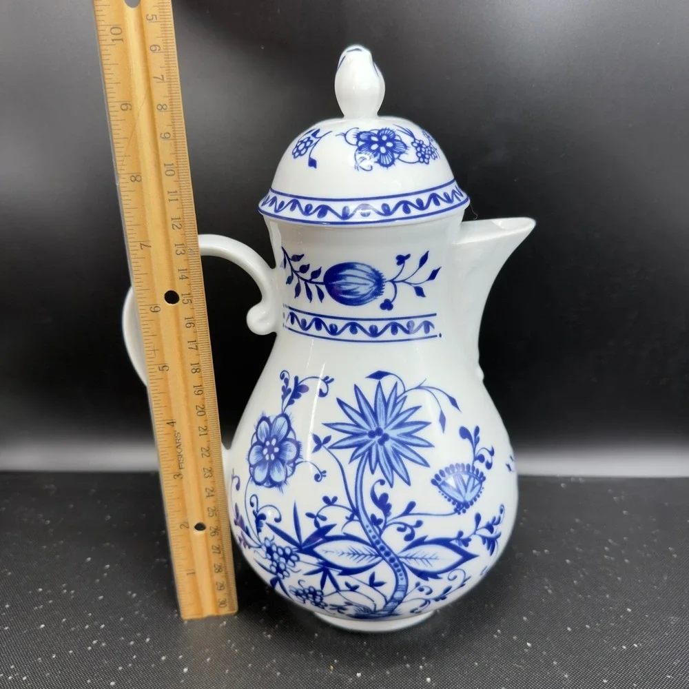 Triptis Porzellan Blue Onion‎ Coffee Pot Zwiebelmuster Germany White Blue Floral